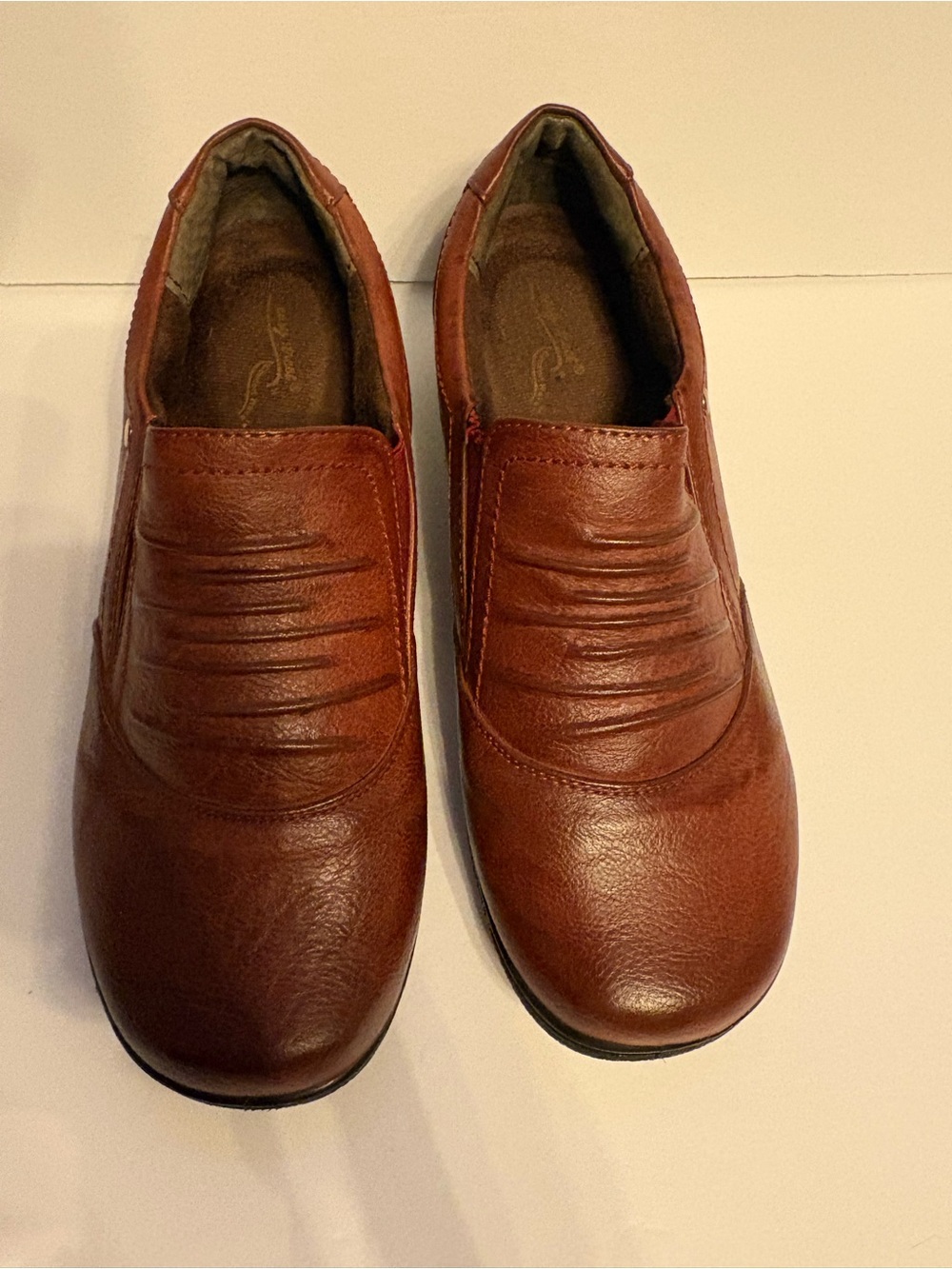 easy street women’s Slip-On Loafers in Chestnut Brown
